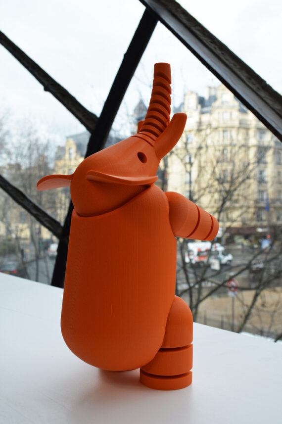 elephantdebout_display_large