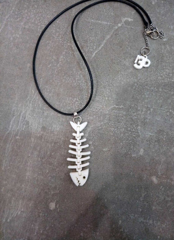 Colar Sardiña fio negro