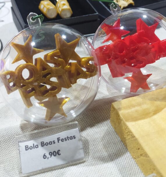 BOLA-DECORACION-NADAL-dourada-vermella