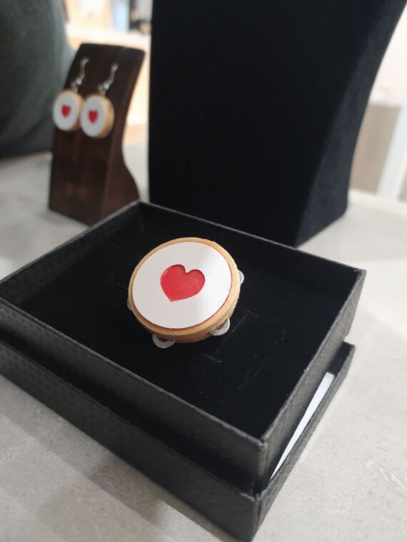 Broche Pandeireta Corazón vermello BACK1