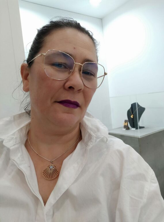 Yoli Colar Vieira