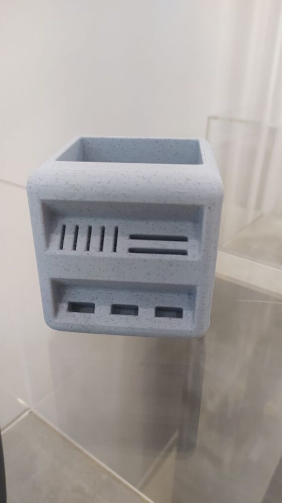 Cubilete portalápis e USB BACK II