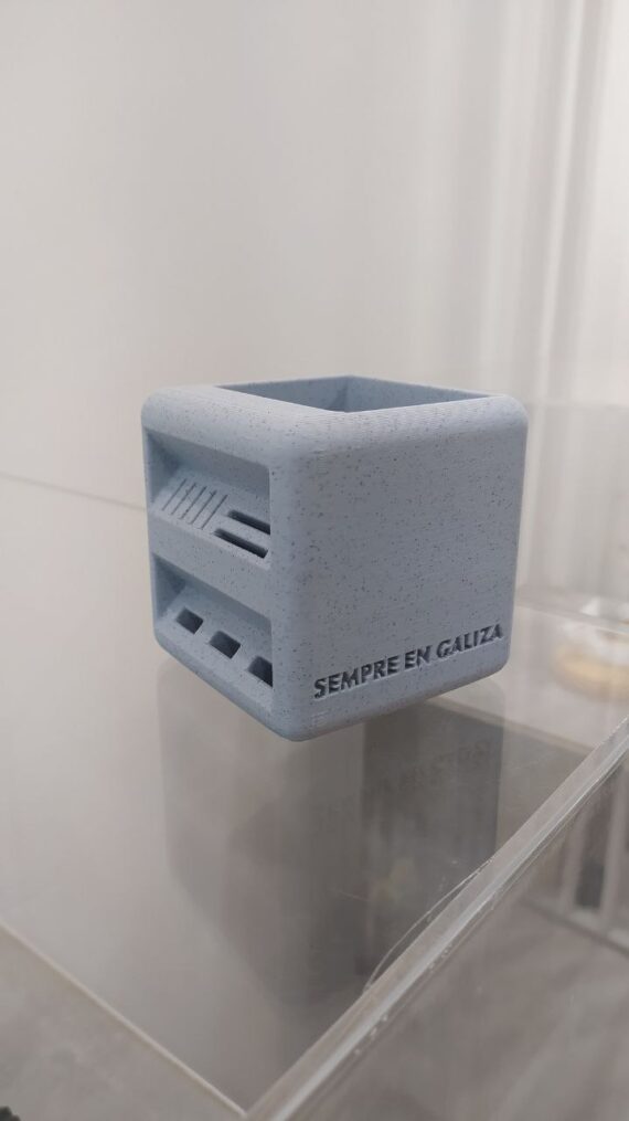 Cubilete portalápis e USB FRONT